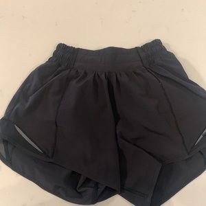Lululemon hotty hot shorts like new size 0 4” length